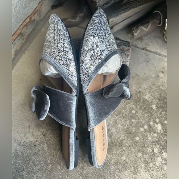 Torrid  Sequins & Velvet bow pointed flats Sz-7.5W.  C - Picture 4 of 11